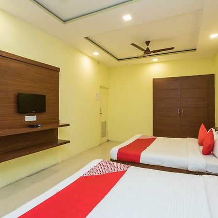 Oyo 17161 Hotel Mahalaxmi Удджайн Экстерьер фото