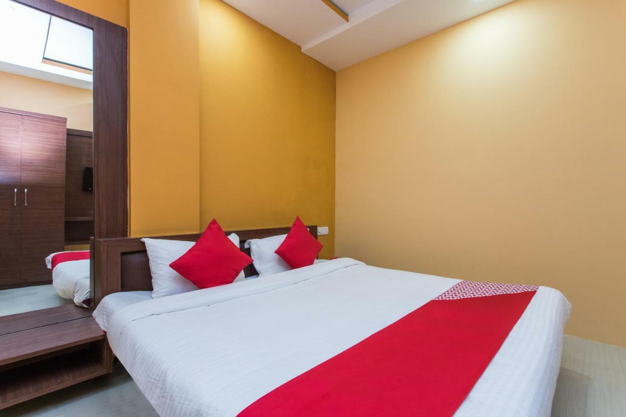 Oyo 17161 Hotel Mahalaxmi Удджайн Экстерьер фото